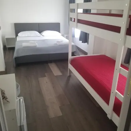 Ar Bed and breakfast 4*