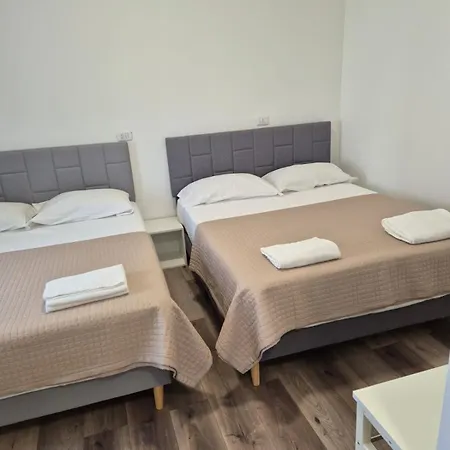 Ar Nocleg ze śniadaniem 4*